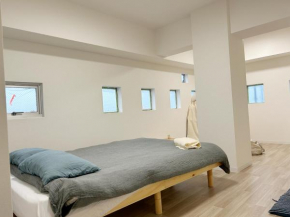 Shinjuku Kabuki Youth Hostel#New Sunshine Room#50 second walk from Higashi Shinjuku subway#Automatic locking door at entrance#新宿1